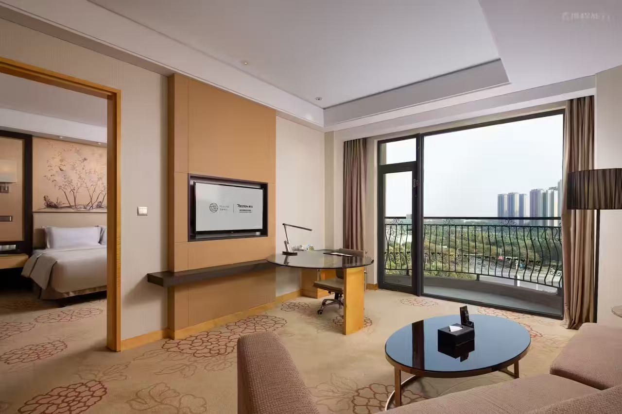 江苏泰州某商务型酒店出售(营业中)